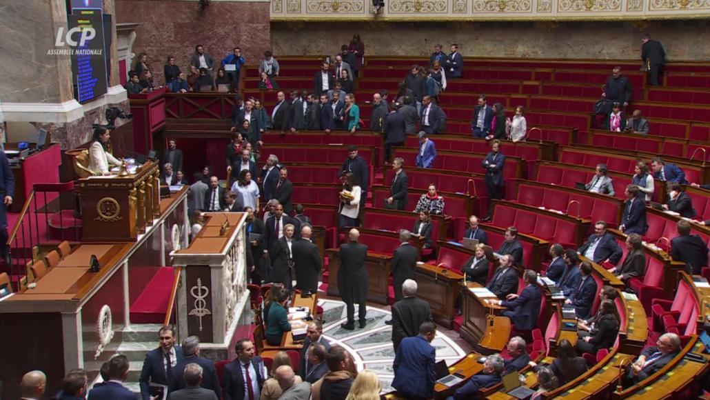 Les députés de l'opposition quittent l'hémicycle avant la fin de la séance, jeudi 24 novembre 2022