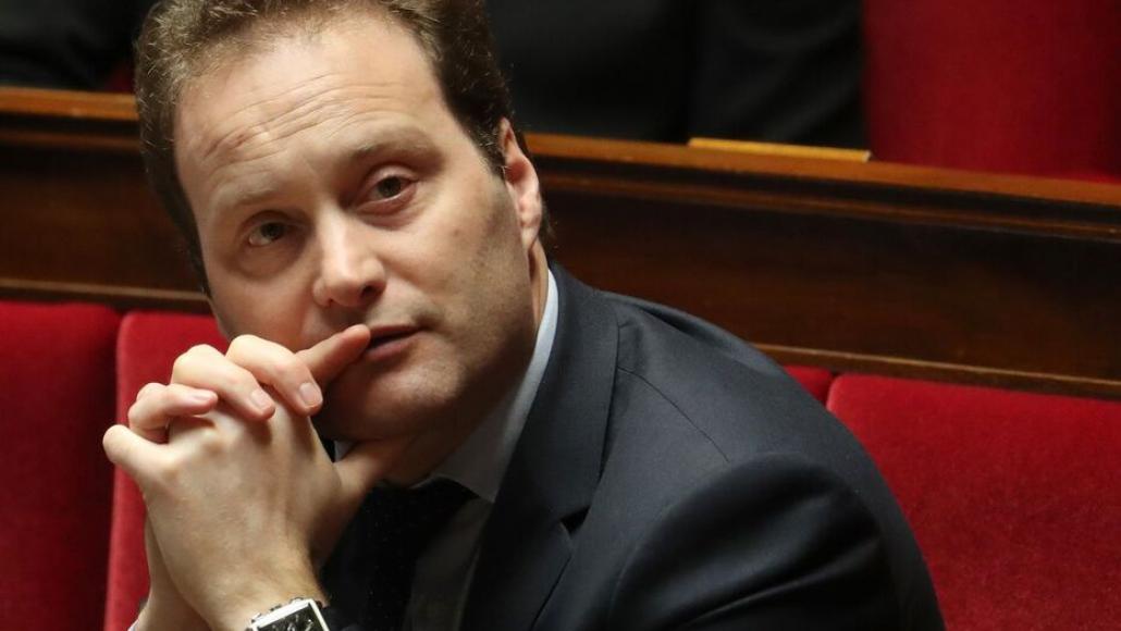 Sylvain Maillard dans l'hémicycle de l'Assemblée nationale