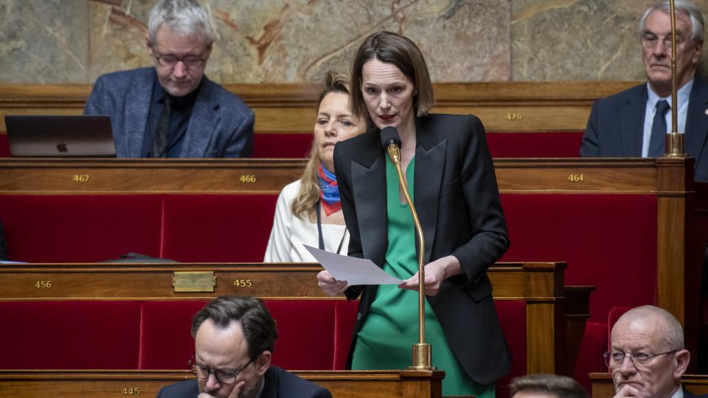 Emilie Chandler dans l'hémicycle