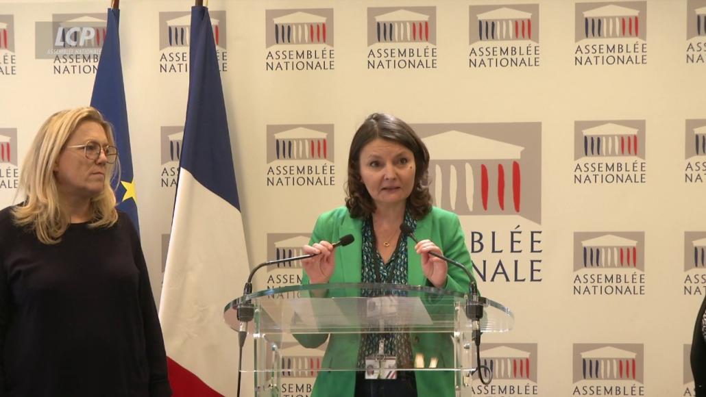 Les députées Danielle Simonnet (à gauche) et Eva Sas (à droite) du groupe "Ecologiste et Social" à l'Assemblée nationale, le 11 octobre. LCP