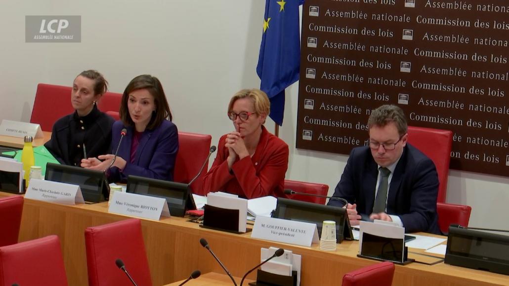 Marie-Charlotte Garin et Véronique Riotton à l'Assemblée nationale, le 21 janvier 2025